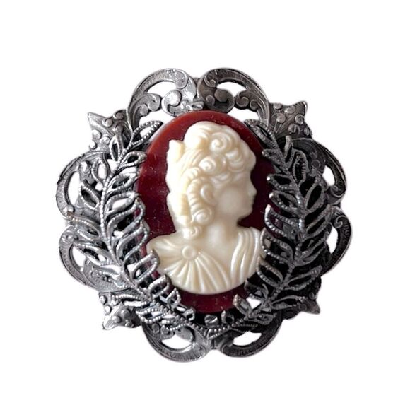 Vintage Ornate Filigree Framed Cameo Brooch - Picture 1 of 5